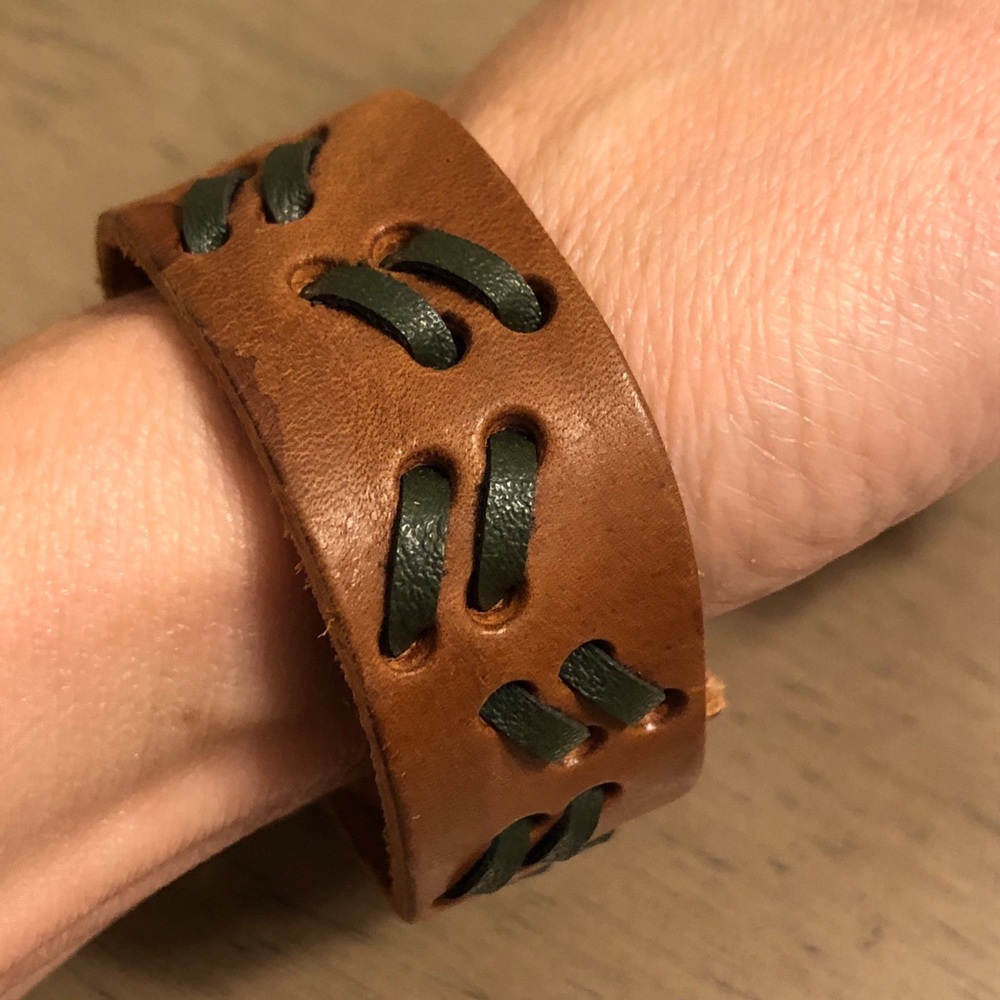 Men’s Jewelry - Brown Leather Bracelet with Black Accents - Picture 3 of 14